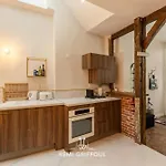 Дом отдыха Le Coeur Townhouse Center 4 Guests *