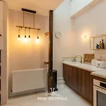 Дом отдыха Le Coeur Townhouse Center 4 Guests Онфлёр