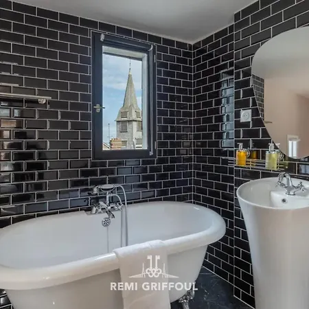 Le Coeur Townhouse Center 4 Guests Holiday home *