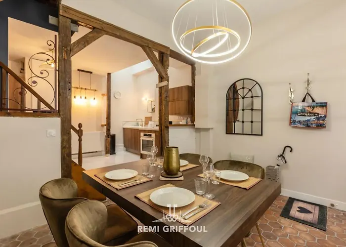 Le Coeur Townhouse Center 4 Guests