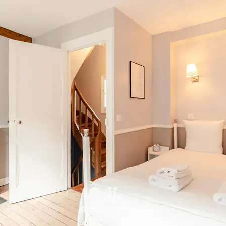 Сasa de vacaciones Le Coeur Townhouse Center 4 Guests *